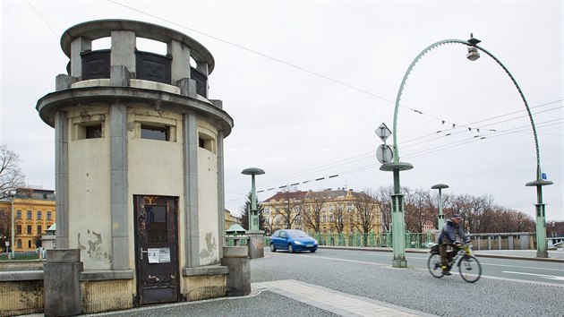 Historick Kotrovy kiosky u Praskho mostu v Hradci Krlov (23. 3. 2017)