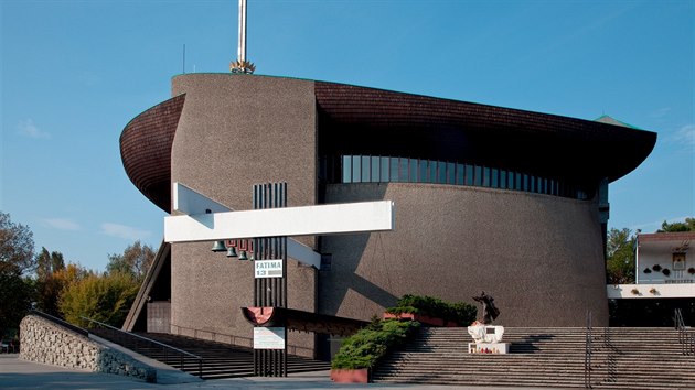 Takzvan Arka Pana, Archa Pn, Kostel svat Panny krlovny Polska, byl postaven v prbhu let 1967 a 1977 v Nov Huti. Velkou st prce zastali mstn obyvatel. 