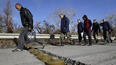 Výměna válečných zajatců mezi Ukrajinou a Luhanskou lidovou republikou (29.... Výměna válečných zajatců mezi Ukrajinou a Luhanskou lidovou republikou (29....