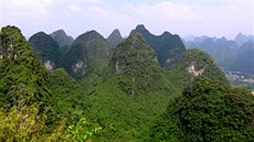 Ohromující ína v okolí msta Jang-uo (Yangshuo) v provincii Kuang-si