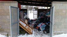 Ačkoli Jablonečané mohou odevzdat až 200 kilogramů odpadu zdarma na sběrném... Ačkoli Jablonečané mohou odevzdat až 200 kilogramů odpadu zdarma na sběrném...