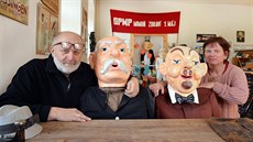Jediné obří nasazovací hlavy v Evropě Zdeněk Rydygr se svojí manželkou Helenou... Jediné obří nasazovací hlavy v Evropě Zdeněk Rydygr se svojí manželkou Helenou...