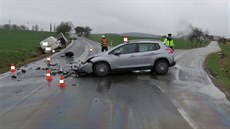 Nehoda se stala mezi Tvrzicemi a Újezdcem.