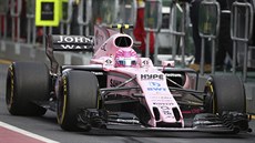 Esteban Ocon z týmu Force India pi tréninku na Velkou cenu Austrálie.