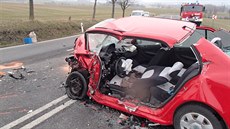 Při vážné nehodě se na takzvaném Bludovském kopci srazila tři auta. Záchranáři... Při vážné nehodě se na takzvaném Bludovském kopci srazila tři auta. Záchranáři...