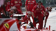 Sebastian Vettel z Ferrari bhem kvalifikace na VC Austrálie