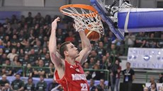 Nick Caner-Medley z AS Monaco zasmeoval v souboji se Sassari.