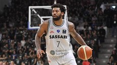 Trevor Lacey v dresu Dinama Sassari