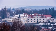 Barokní zámek s kostelem Nejsvtjí Trojice v Rychnov nad Knnou