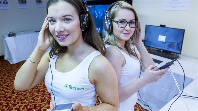 Hostesky Technet.cz na jednom z předchozích ročníků výstavy Audio Video Show Praha Hostesky Technet.cz na jednom z předchozích ročníků výstavy Audio Video Show Praha