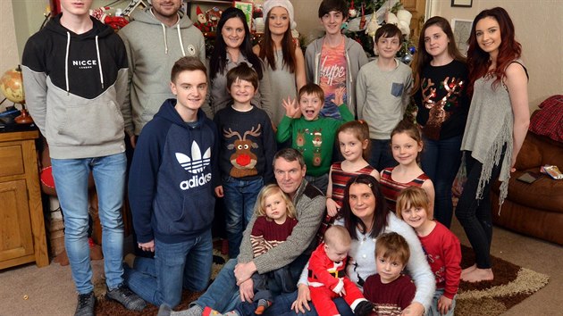 Sue a Noel Radfordovi se svými dětmi v roce 2015 Sue a Noel Radfordovi se svými dětmi v roce 2015