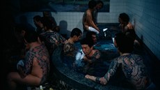 Příslušníci japonské Jakuzy společně odpočívají v parní lázni Příslušníci japonské Jakuzy společně odpočívají v parní lázni