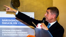 Andrej Babiš přednášel na Vysoké škole ekonomické v Praze (30.3.2017) Andrej Babiš přednášel na Vysoké škole ekonomické v Praze (30.3.2017)