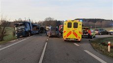 Nehoda se stala na hlavní silnici České Budějovice - Dolní Dvořiště u odbočky... Nehoda se stala na hlavní silnici České Budějovice - Dolní Dvořiště u odbočky...
