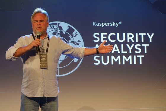 Eugene Kaspersky osobn zahajuje Security Analyst Summit 2017.