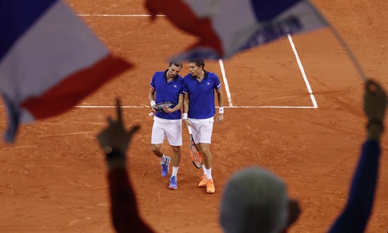 Francouztí tenisté Julien Benneteau a Nicolas Mahut  ve tyhe ve tvrtfinále...