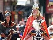 Průvod Karla IV. a jeho družiny je tradiční součástí zahájení lázeňské sezony v... Průvod Karla IV. a jeho družiny je tradiční součástí zahájení lázeňské sezony v...
