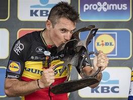 JE MOJE. Philippe Gilbert lb trofej pro vtze Kolem Flander.