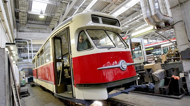 DPMB renovuje historick tramvaje. Tatra T2 i historick vlen vz z roku 1926 se znovu vrt na koleje v pvodnm proveden. Zjemci si je mohou i pronajmout.