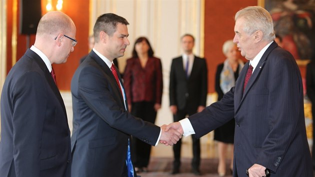Prezident Milo Zeman jmenoval ministra prmyslu a obchodu Jiho Havlka (4. dubna 2017).