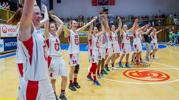 Krlovhradeck basketbalistky slav postup do ligovho finle.