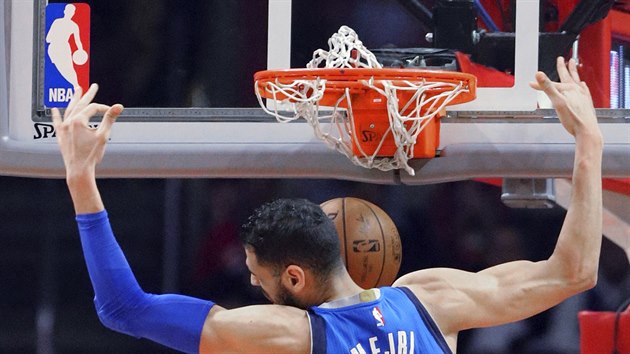 Salah Mejri z Dallasu krtce po smei