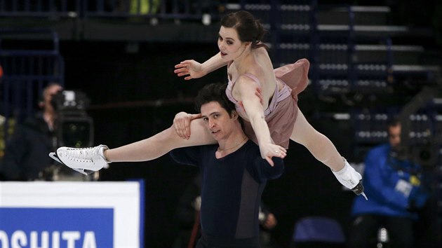 Kanadt krasobruslai Tessa Virtueov a Scott Moir bhem tanc na led na mistrovstv svta v Helsinkch.