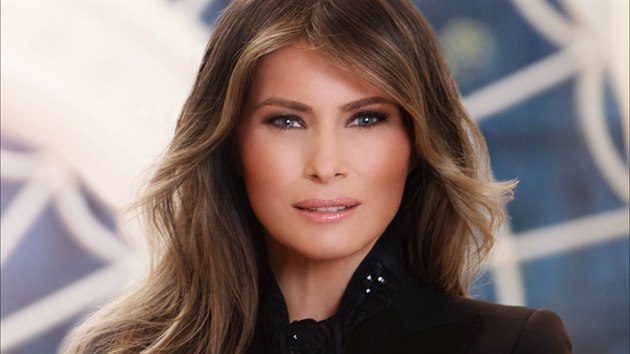 Prvn dma USA Melania Trumpov na prvnm oficilnm portrtu, kter Bl dm zveejnil 3. dubna 2017.