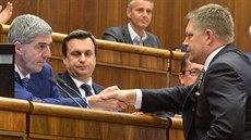 Slovenský parlament zruil dvacet let staré Meiarovy amnestie. Vlevo éf...