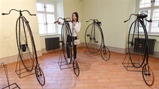 Výstava historických jízdních kol na zámku v echách pod Kosíem na...