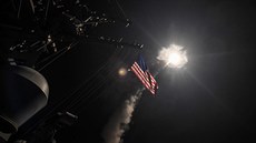 Spojené státy vypálily na základnu v syrské provincii Homs stely s plochou...