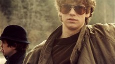 Roman Skamene a Jan Potměšil ve filmu Bony a klid z roku 1987 Roman Skamene a Jan Potměšil ve filmu Bony a klid z roku 1987