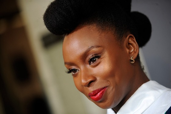 Nigerijská spisovatelka Chimamanda Ngozi Adichie