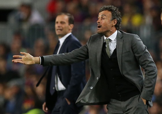Luis Enrique diriguje hráe Barcelony v utkání Ligy mistr na hiti Juventusu,...