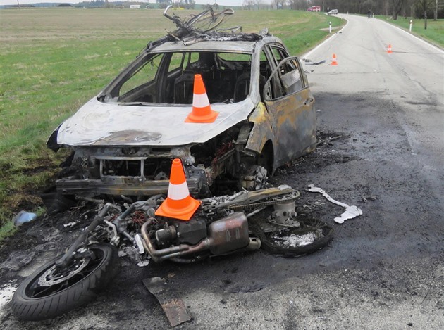 U Nové Bystice se eln srazil motorká s osobním autem. S tkým zranním ho...