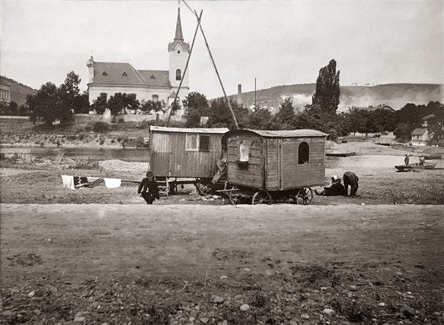 Kostel sv. Petra a Pavla v Radotín poídil v roce 1908 neznámý fotoamatér.