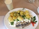 Slaneek, tatarka, brambory a kefír. Kaubská specialita.