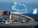 Pohled na ledovec u kanadského msteka Ferryland (16. dubna 2017)