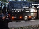 Autobus fotbalist Borussie Dortmund pokodily cestou na zápas Ligy mistr...