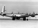 B-29 s prototypem parazitní stíhaky  XF-85 Goblin