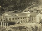 Historická fotografie pvodní elektrárny ve Vemorku u Rjukanu