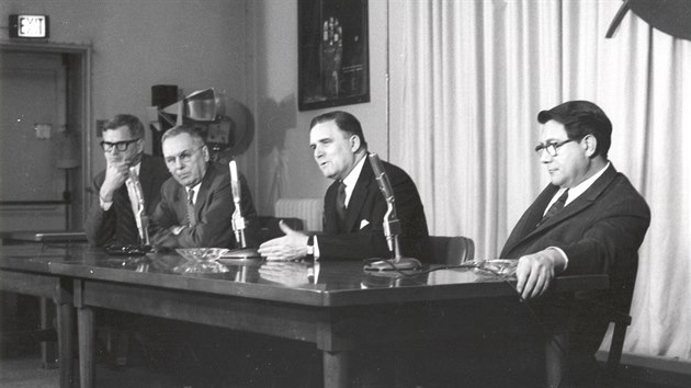 Tisková konference NASA k letu prvního člověka (Jurije Gagarina) do vesmíru... Tisková konference NASA k letu prvního člověka (Jurije Gagarina) do vesmíru...