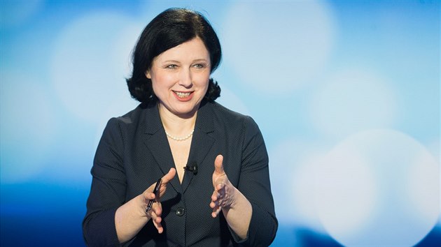 Eurokomisařka Věra Jourová v diskusním pořadu Rozstřel . Eurokomisařka Věra Jourová v diskusním pořadu Rozstřel .