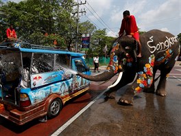 V Thajsku zaal Songkran Festival, známý také jako Vodní festival. Je oslavován...