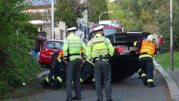 Pevrcen BMW v ulici Nad Obc I. v Praze Kri.