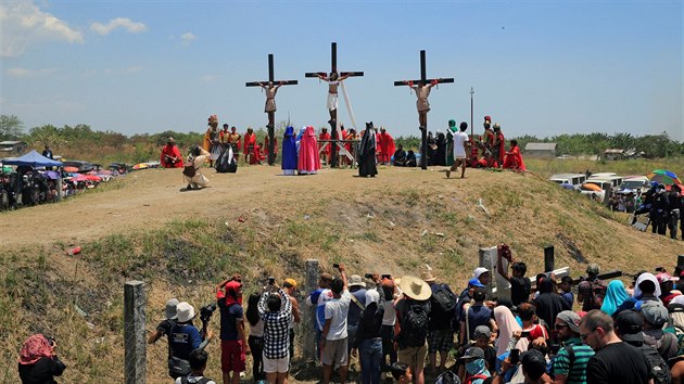 Krvav ritul pibjen na k provd na siln katolickch Filipnch kad rok nkolik destek lid (14. dubna 2017)