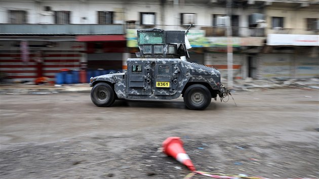 Irck armda pokrauje v ofenziv proti Islmskmu sttu, kter stle dr st zpadnho Mosulu (14. dubna 2017)