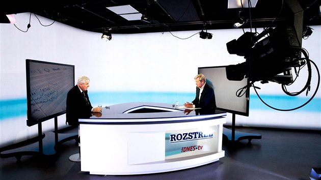 Guvernér České národní banky Jiří Rusnok hostem pořadu Rozstřel. (11. dubna 2017)