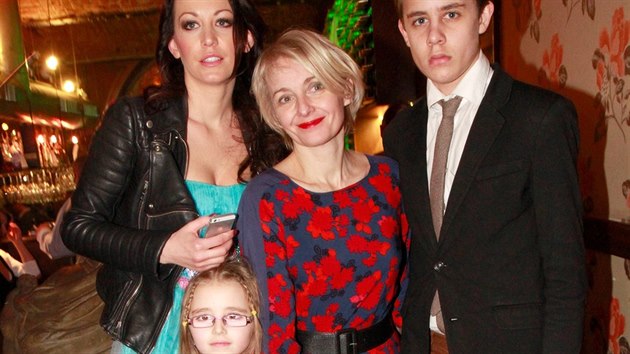 Veronika ilkov s dcerami Agtou a Kordulou a synem Vincentem