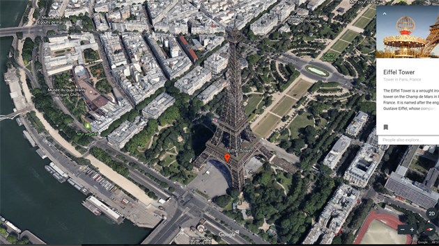 Eiffelova v ve 3D na Google Earth.